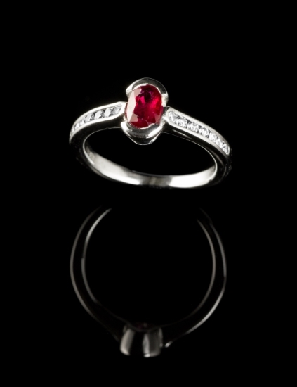 18ct gold ruby engagement ring